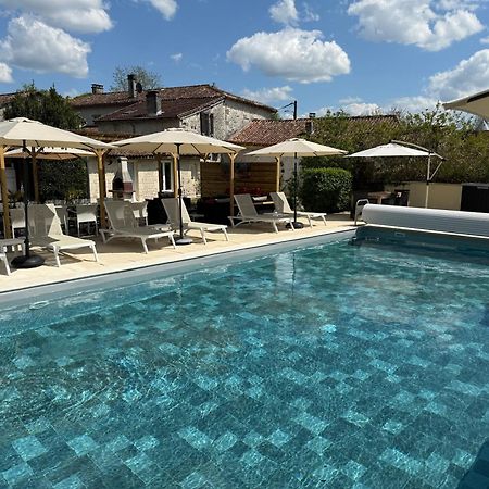Chambre D'Hotes Naturiste Le Jardin Des Hirondelles Blanzaguet-Saint-Cybard エクステリア 写真