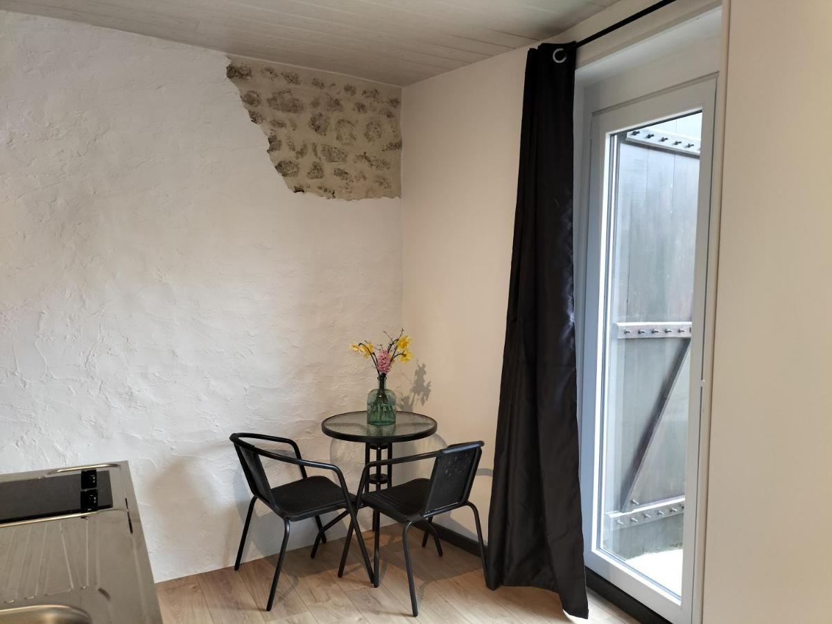 Chambre D'Hotes Naturiste Le Jardin Des Hirondelles Blanzaguet-Saint-Cybard エクステリア 写真