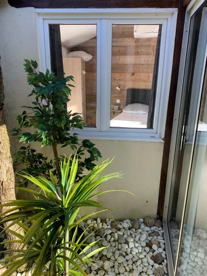 Chambre D'Hotes Naturiste Le Jardin Des Hirondelles Blanzaguet-Saint-Cybard エクステリア 写真