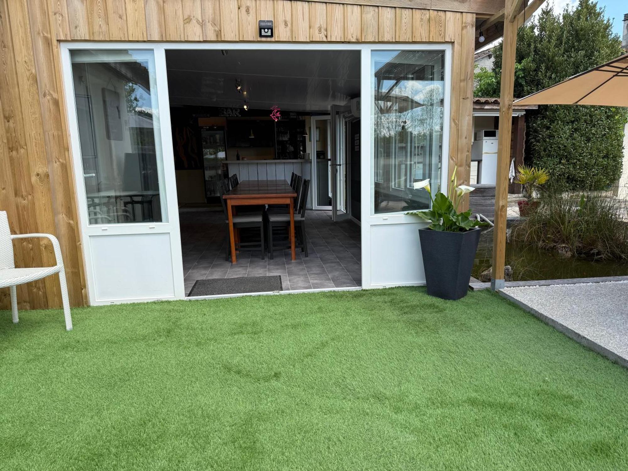 Chambre D'Hotes Naturiste Le Jardin Des Hirondelles Blanzaguet-Saint-Cybard エクステリア 写真